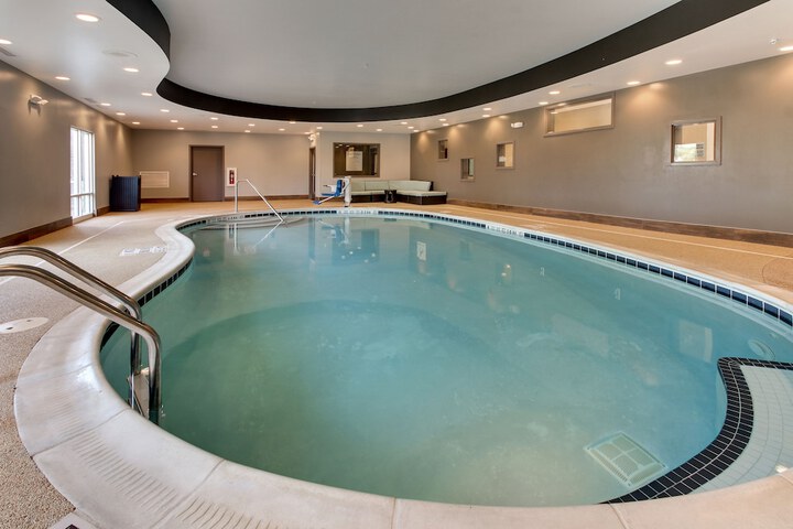 Pool 10 of 57
