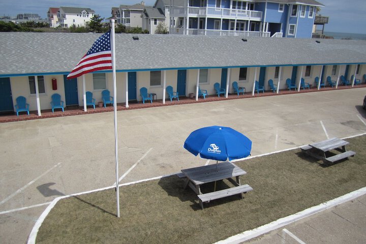 Dolphin Oceanfront Motel