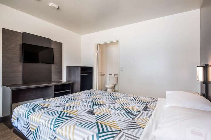 Room 14 of 34