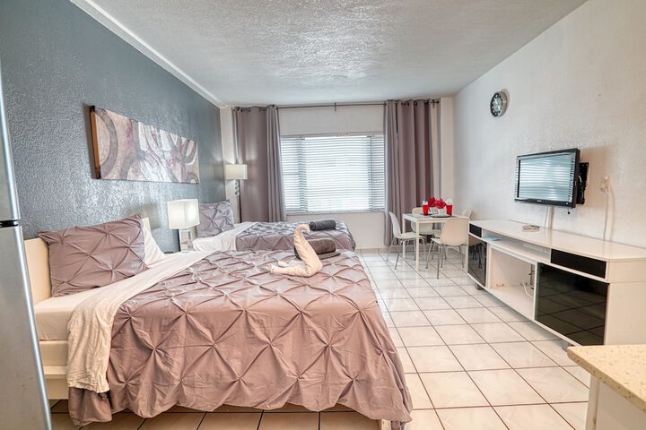 Room 75 of 242
