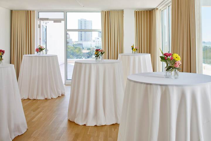 The Sarasota Modern a Tribute Portfolio Hotel