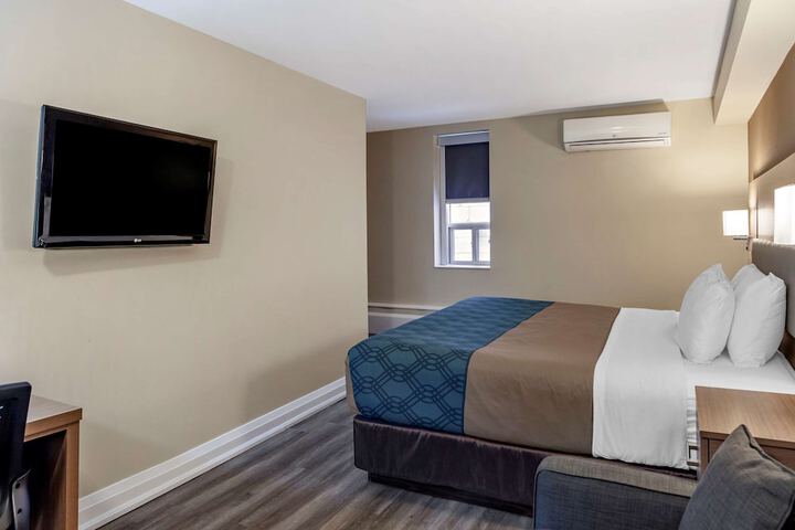 Room 34 of 40