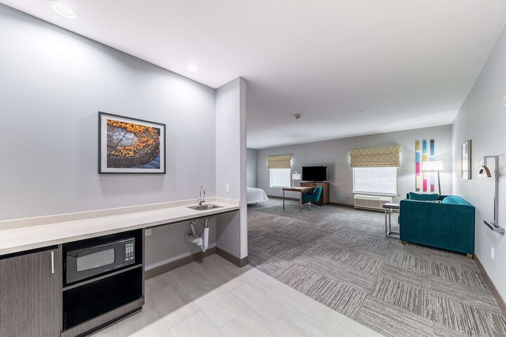 Room 4 of 28