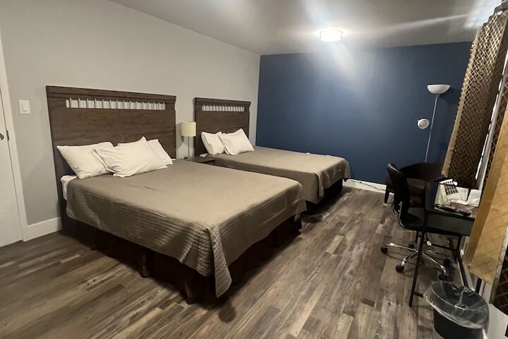 Room 16 of 25
