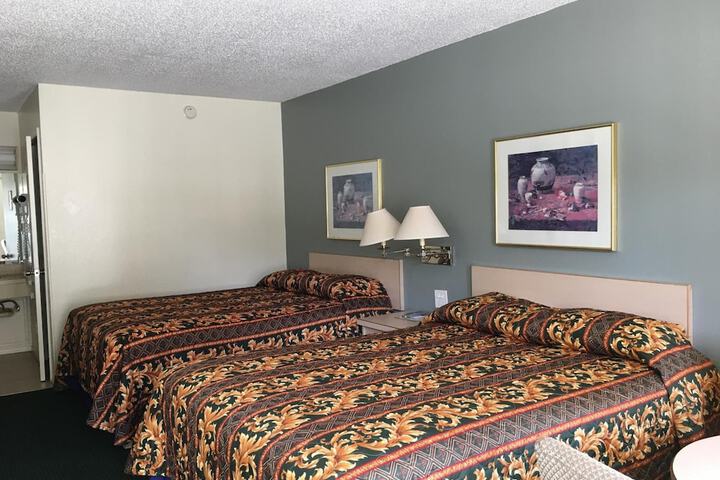 Riviera Motel