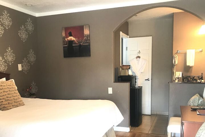 Room 61 of 91