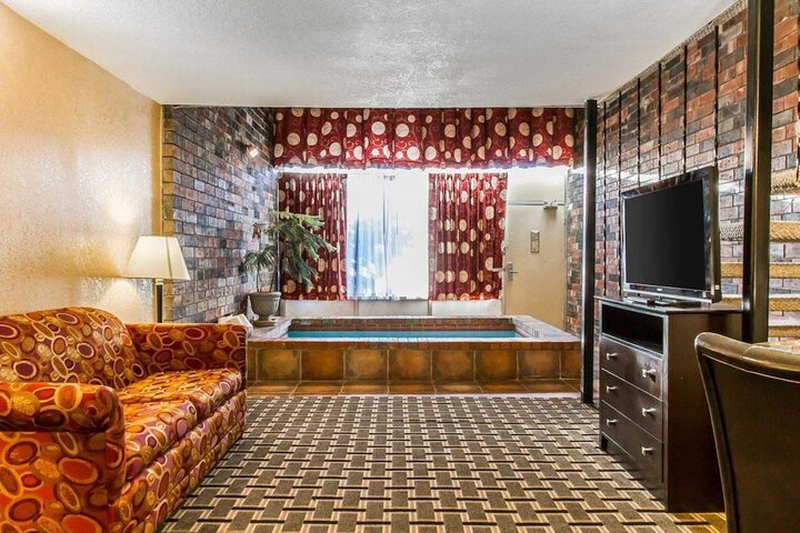 Room 11 of 43