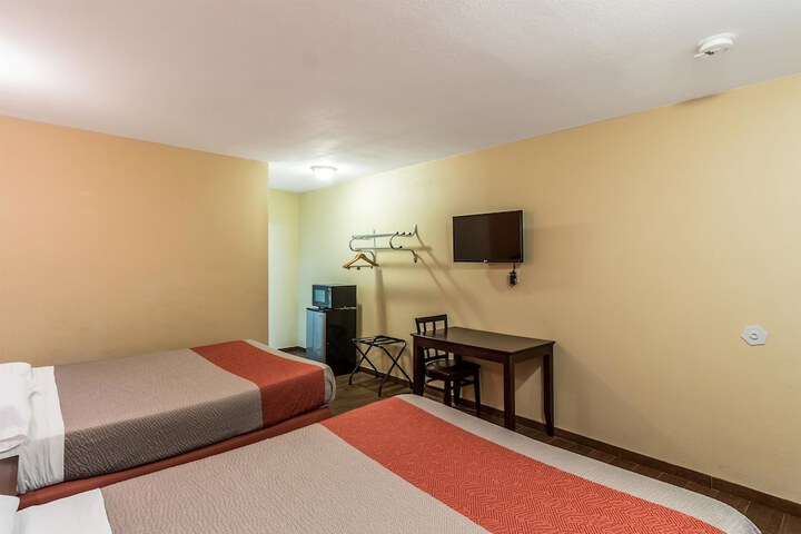 Room 40 of 68