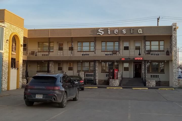 Hotel 5 of 81