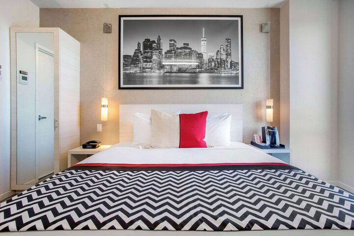 Room 28 of 66
