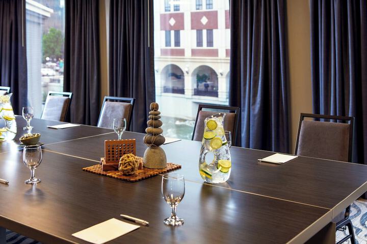 Renaissance Reno Downtown Hotel & Spa