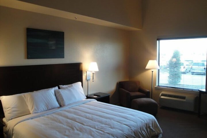 Room 8 of 11