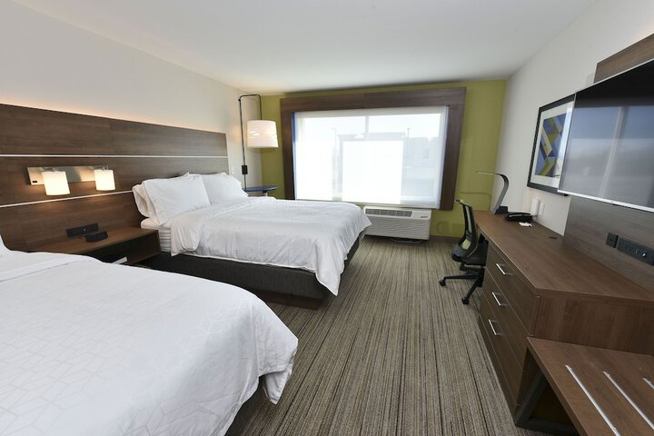 Room 27 of 38