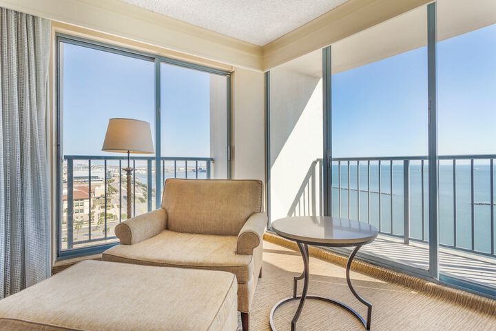 Omni Corpus Christi Hotel