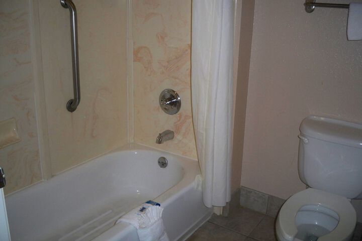 Room 22 of 65