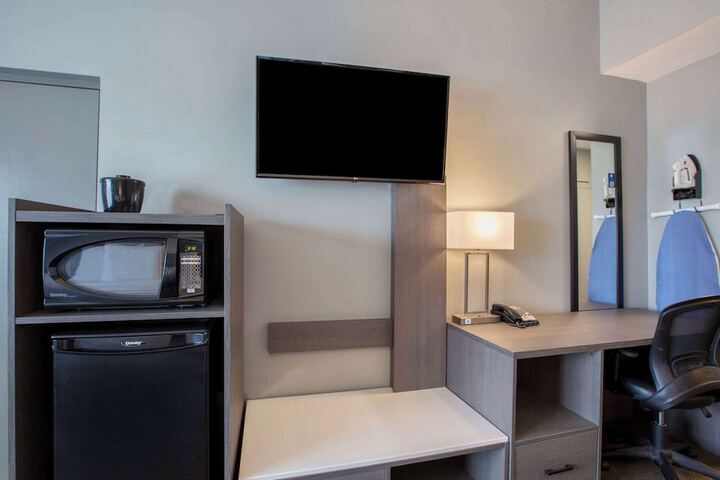 Room 40 of 63
