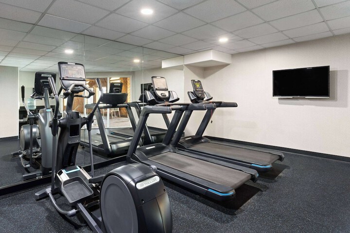 La Quinta Inn & Suites by Wyndham Bakersfield North