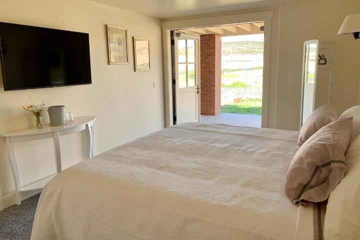 Annies Place Bed & Breakfast