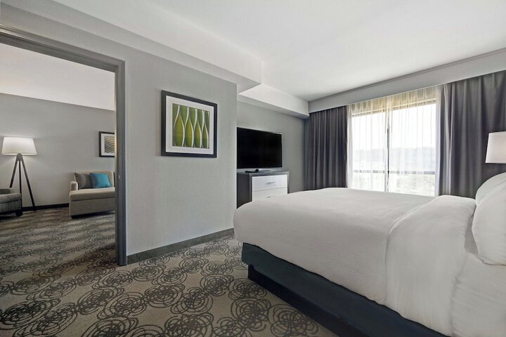Room 10 of 29