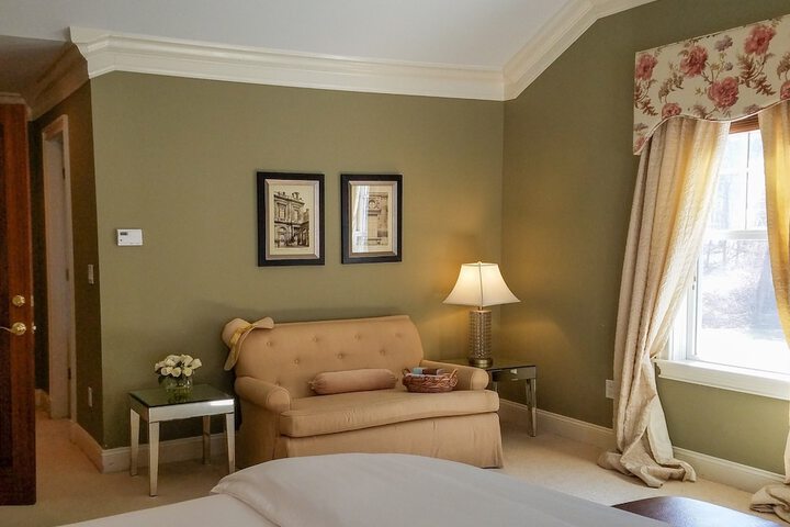 Room 18 of 114