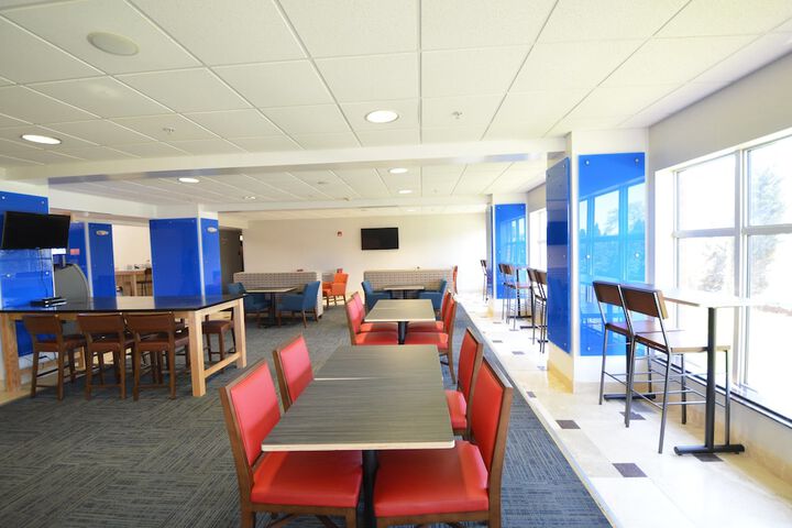 Holiday Inn Express Toledo-Oregon by IHG