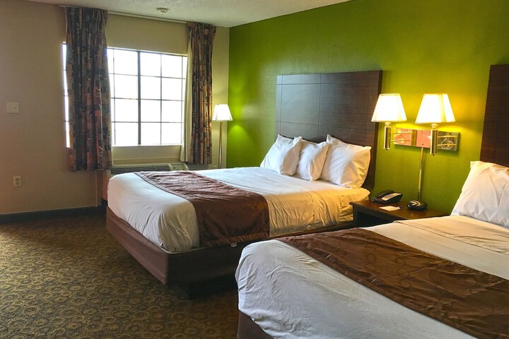 Room 6 of 14