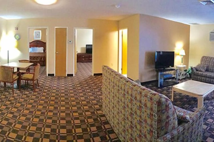 Cabot Inn & Suites