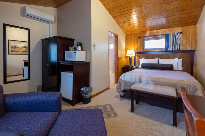 Room 7 of 51