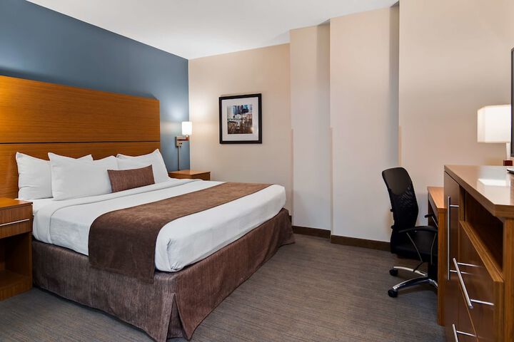 Room 7 of 24
