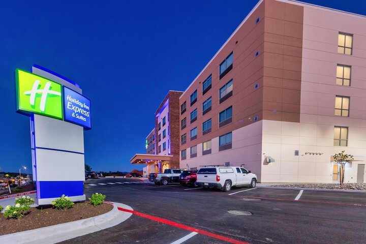 Holiday Inn Express & Suites Harrisonburg University Area by IHG