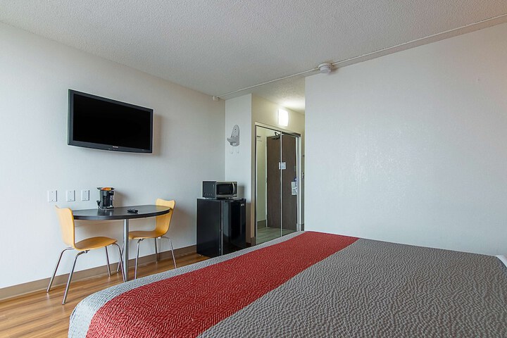 Room 14 of 36