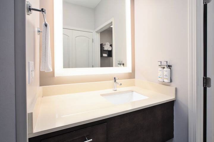 Staybridge Suites Auburn Hills by IHG