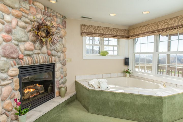 Hot Tub 120 of 137
