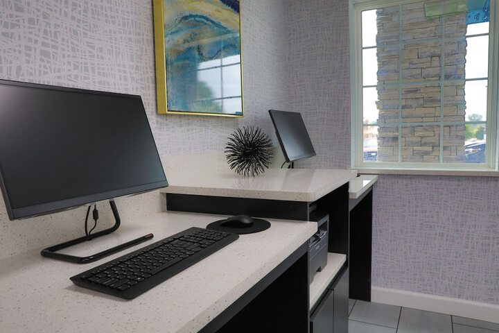 Business Center 23 of 23