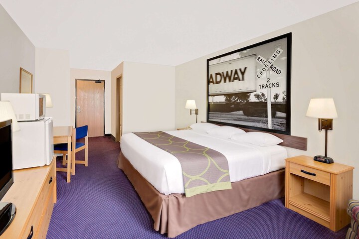 Room 17 of 19