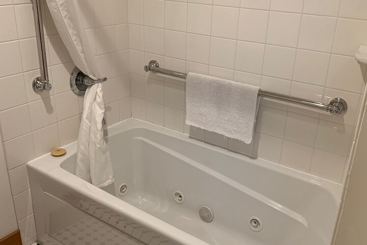 Room 113 of 119