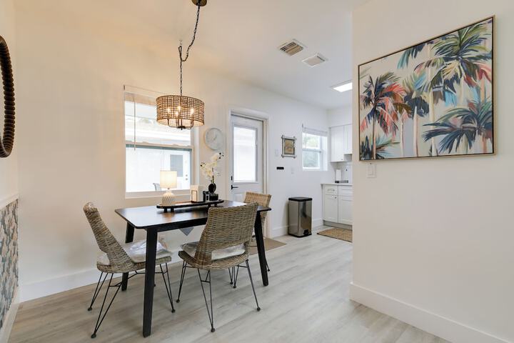 Intracoastal Getaway! North Palm Beach Apartment