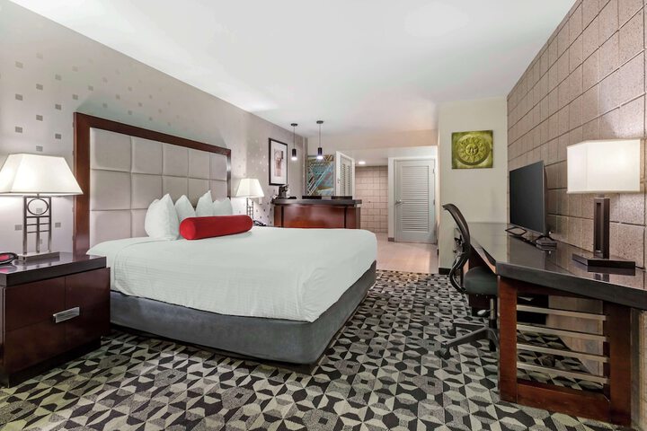 Room 34 of 43