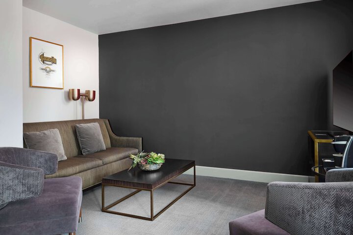 Hotel Phillips Kansas City Curio Collection by Hilton