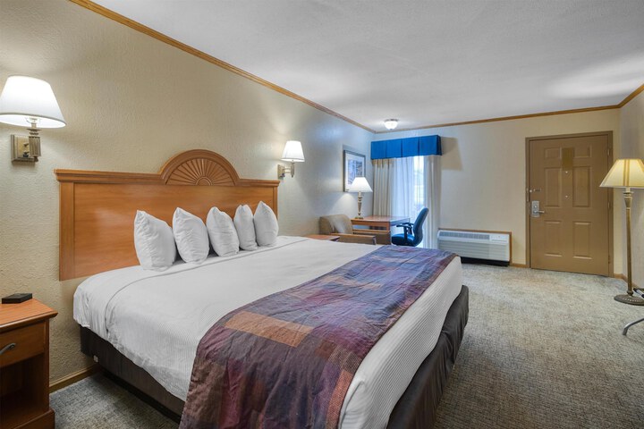 SureStay by Best Western Kansas City Country Inn North
