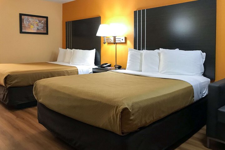 Room 11 of 15