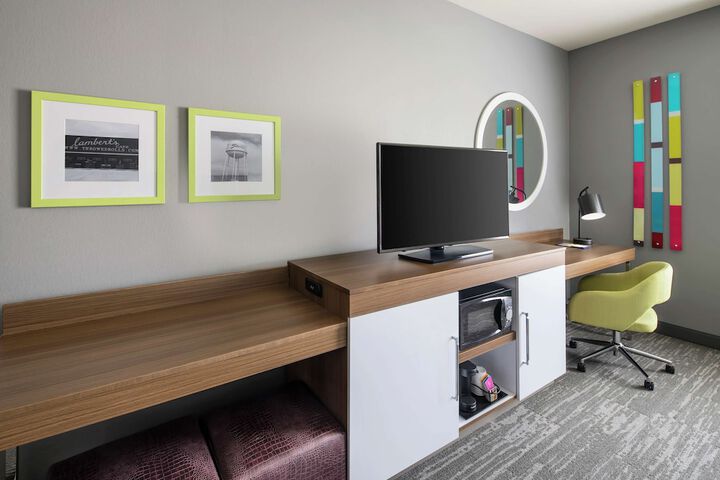 Room 10 of 28