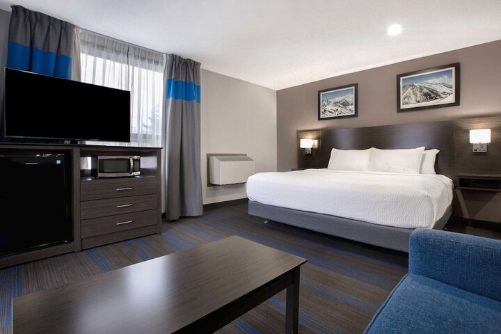 Room 19 of 38