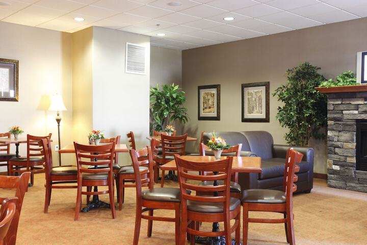 Pomeroy Inn & Suites Hotel Dawson Creek