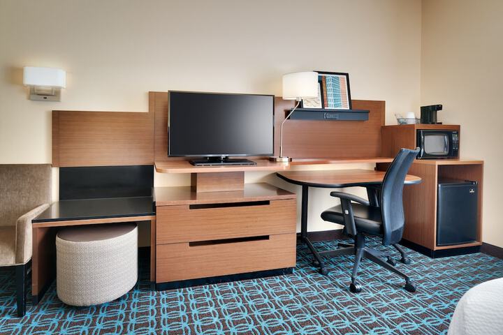 Room 10 of 32