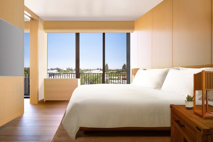 Room 25 of 64