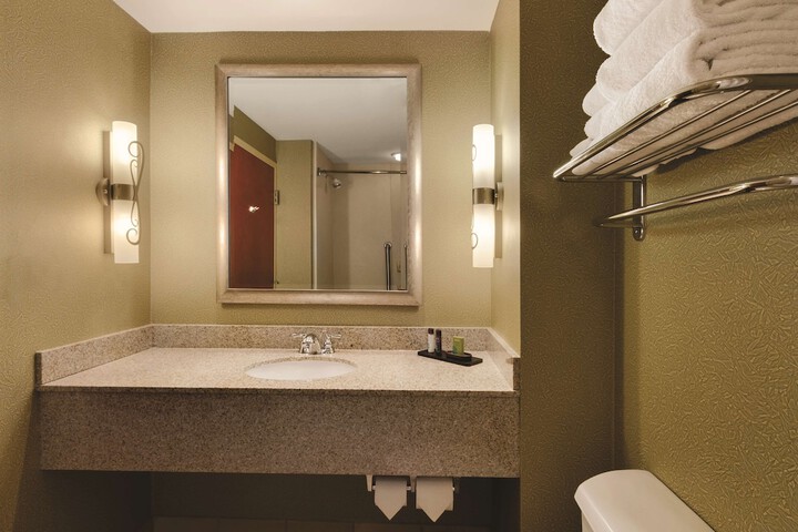 Embassy Suites Northwest Arkansas - Hotel Spa & Convention