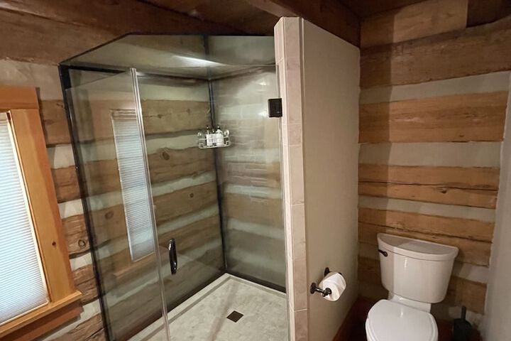 Room 28 of 49