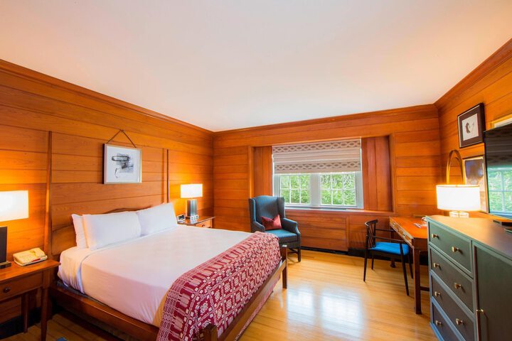 Williamsburg Lodge Autograph Collection