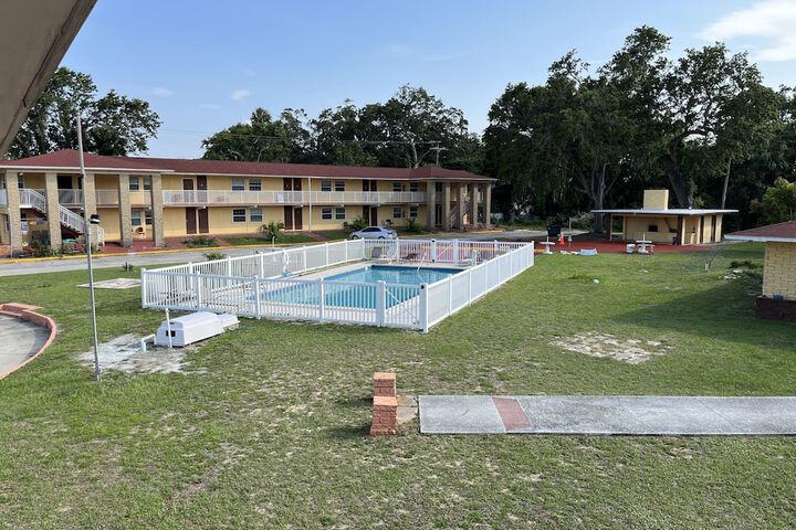 Pool 9 of 37